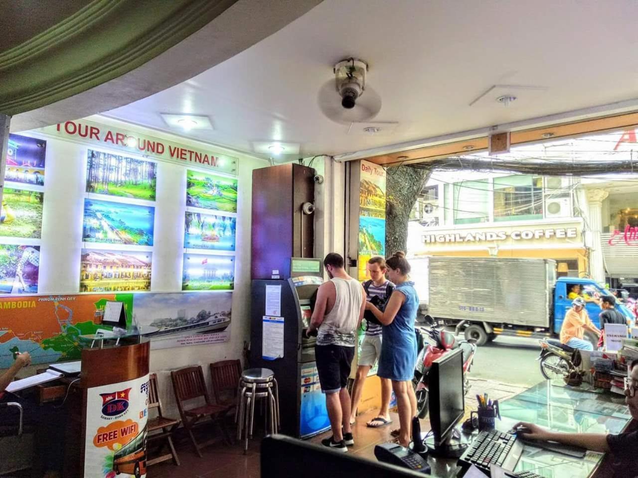 Vinh Hostel Ho Chi Minh City Exterior photo